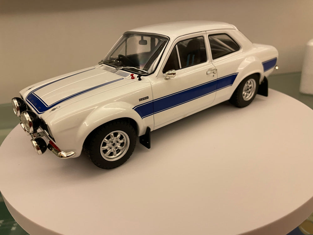 High classic 1:18 Triple9 FORD ESCORT MK1 ROAD CAR With fast shipping