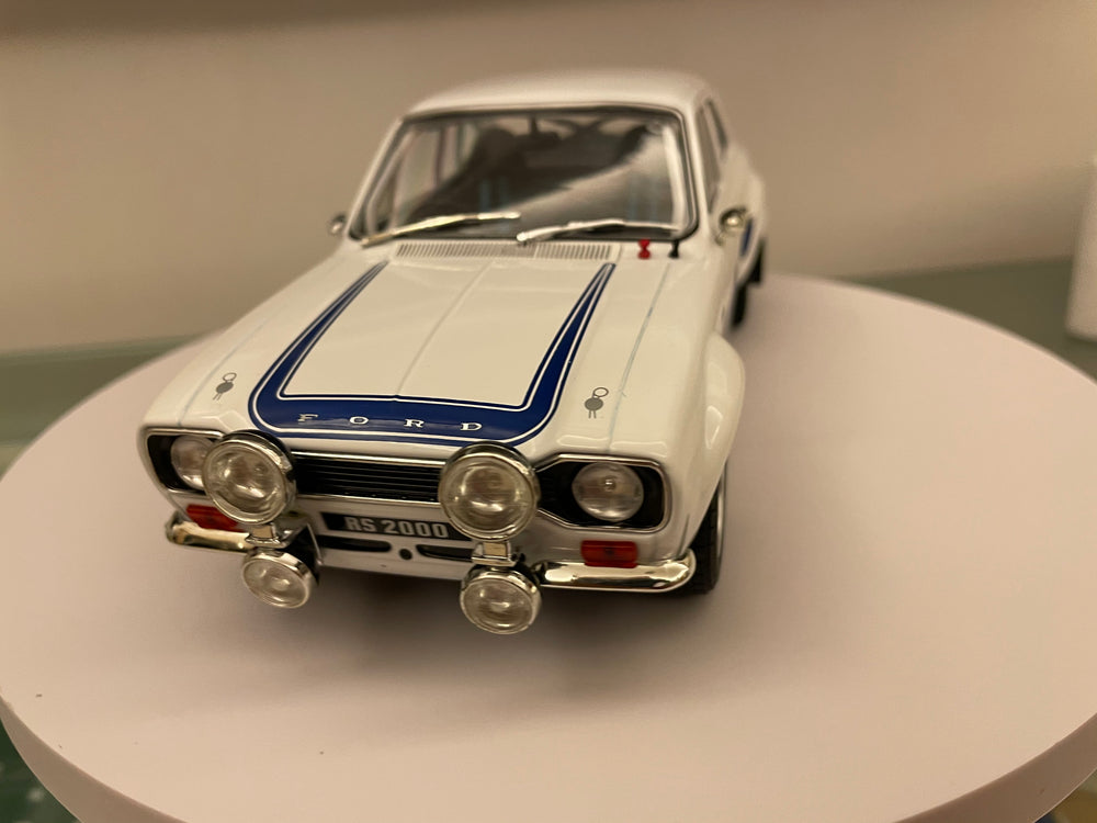 High classic 1:18 Triple9 FORD ESCORT MK1 ROAD CAR With fast shipping