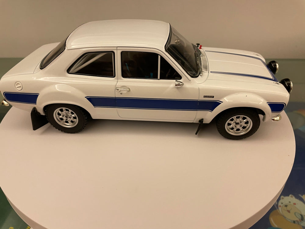 High classic 1:18 Triple9 FORD ESCORT MK1 ROAD CAR With fast shipping