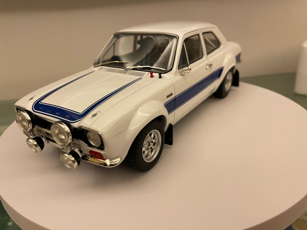 High classic 1:18 Triple9 FORD ESCORT MK1 ROAD CAR Model With fast shipping