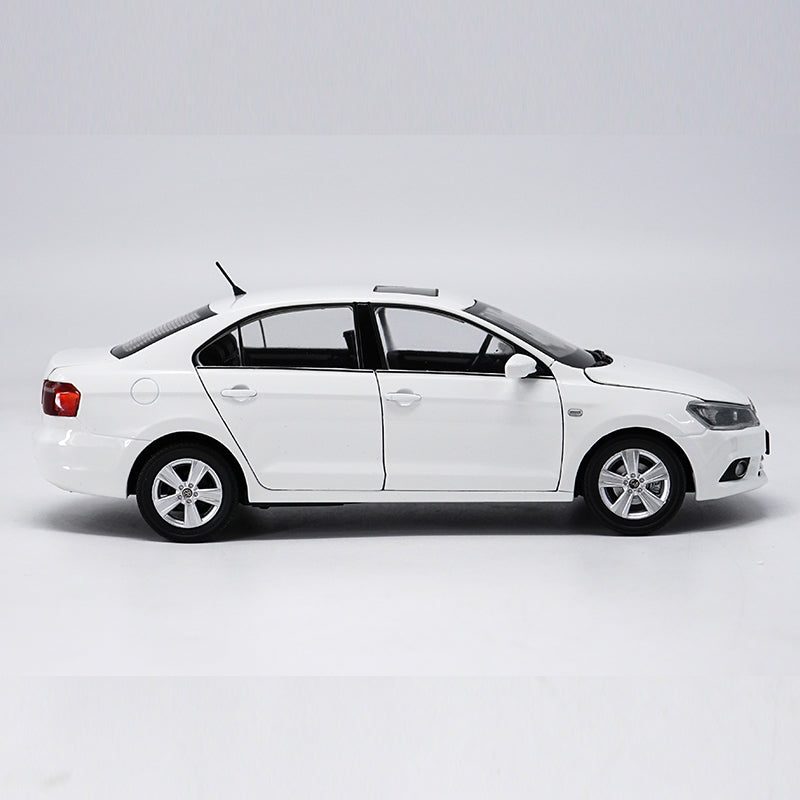 1:18 white Volkswagen Jetta scale car model