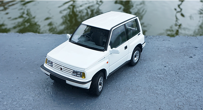 Original factory authentic 1:18 DORLOP diecast Suzuki Vitara Escudo car models for gift, toys, collection