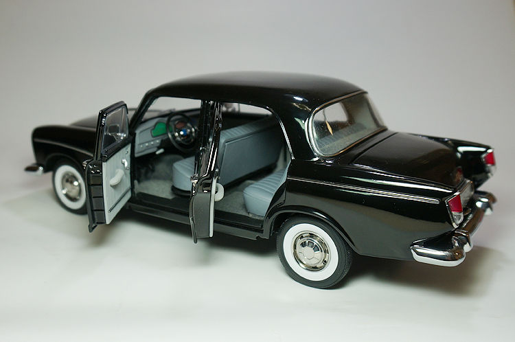 1:18 China Shanghai Motorcar SH760 black color diecast model