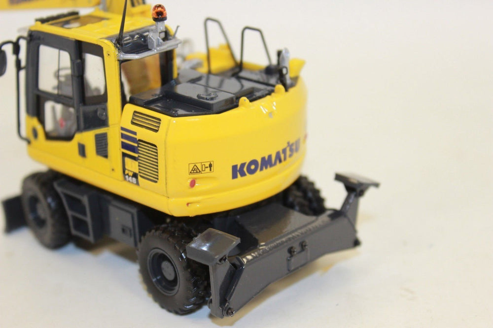 1/50 Zinc alloy UH 8083 Komatsu PW148-10 diecast Wheeled Excavator model with Standard and Ditching Bucket