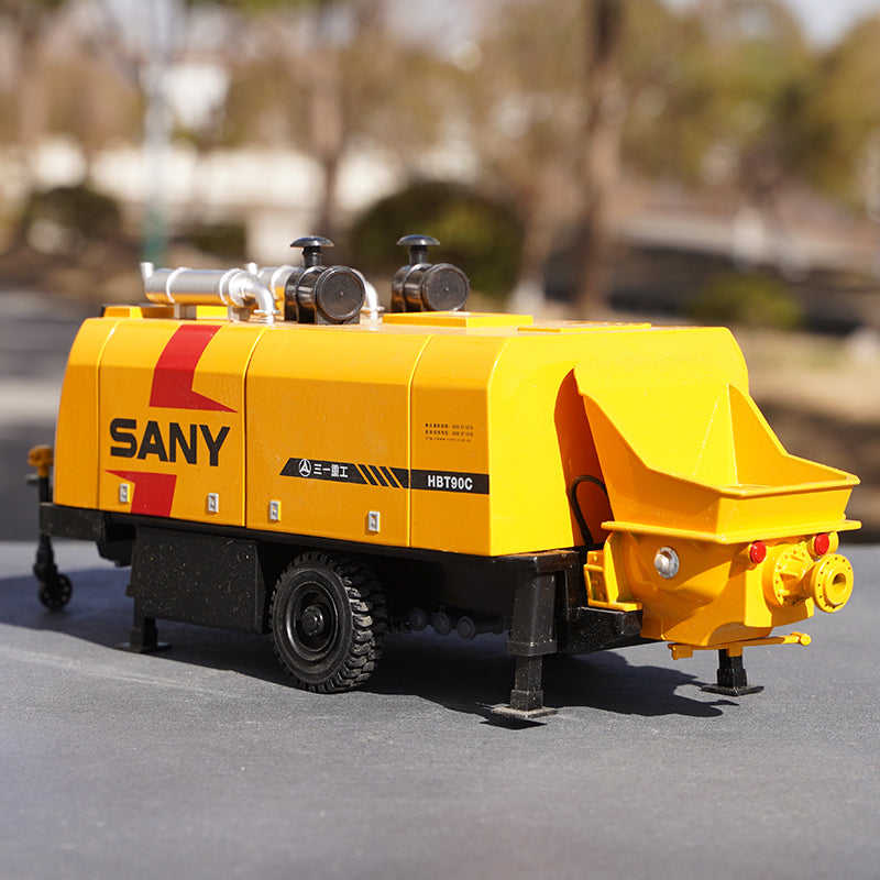 Original faxctory 1:28 SANY HBT90C diecast Concrete conveying pump truck model alloy engineering truck pumper miniature