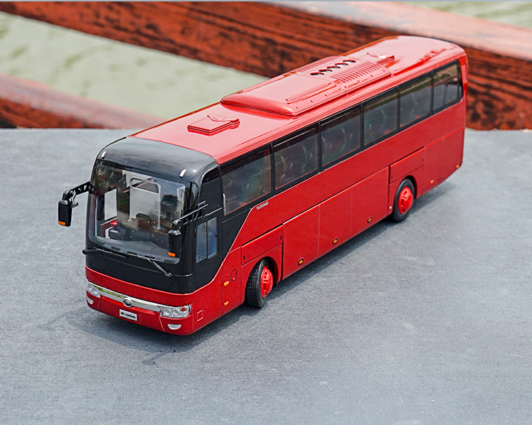 Original factory 1:42 Yutong bus Diecast ZK6122H Baic Group Luxury turist alloy bus model for gift, collection