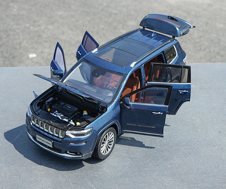 Original factory authentic 1/18 Jeep Grand Commander GAC Fiat