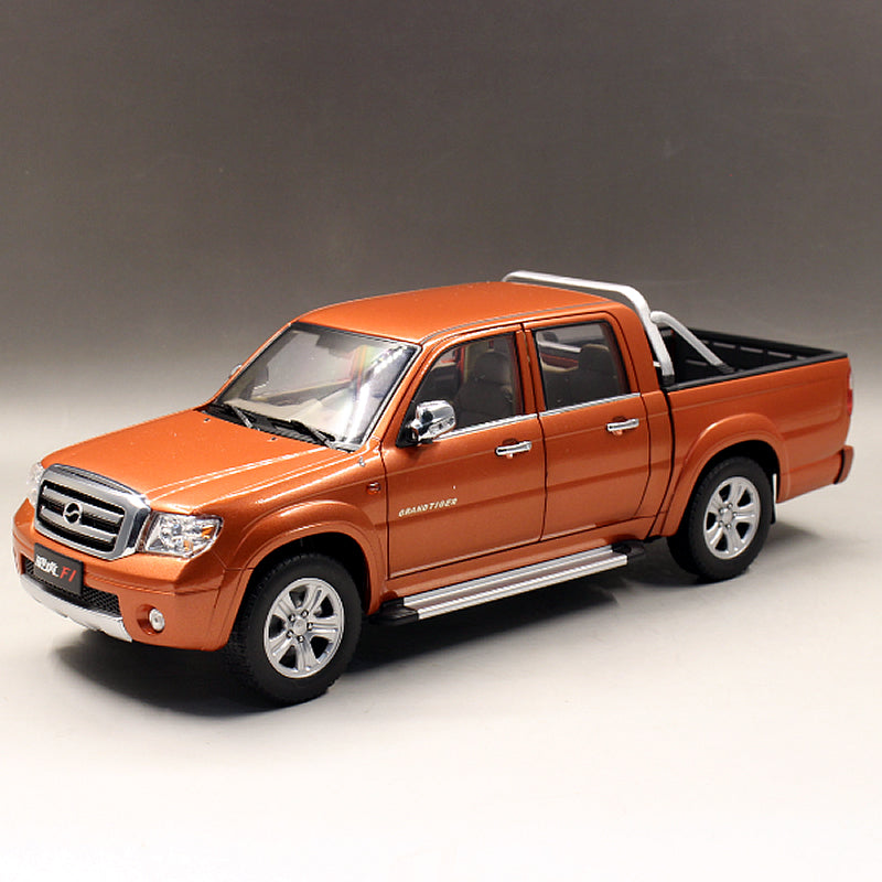 Original Authorized Authentic 1:18 Grand Tiger Universal Sporty Pickup F1 Die Cast pick up toy truck Model for Christmas gift